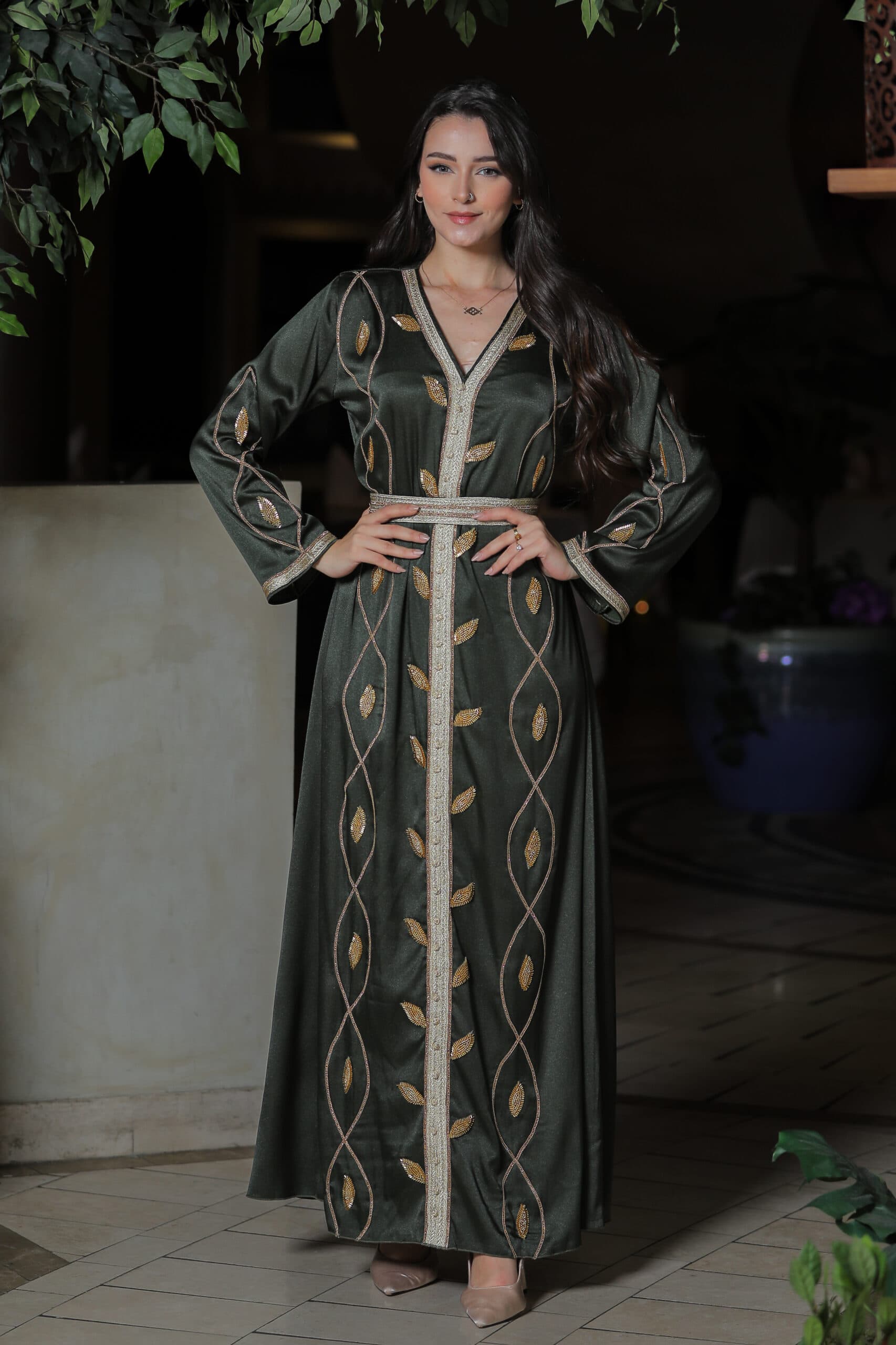 جلابية تطريز ذهبي شغل يدوي