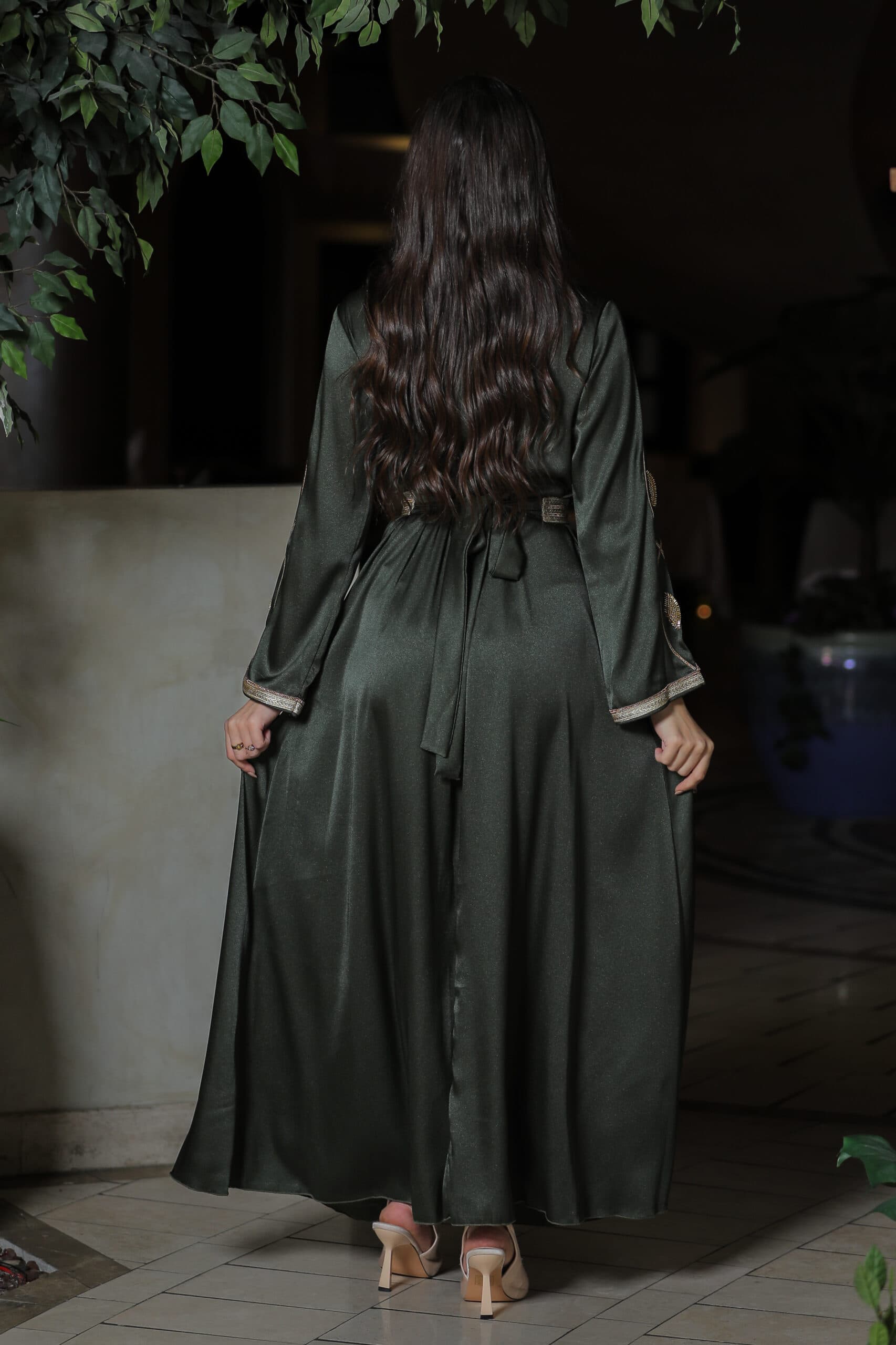 جلابية تطريز ذهبي شغل يدوي