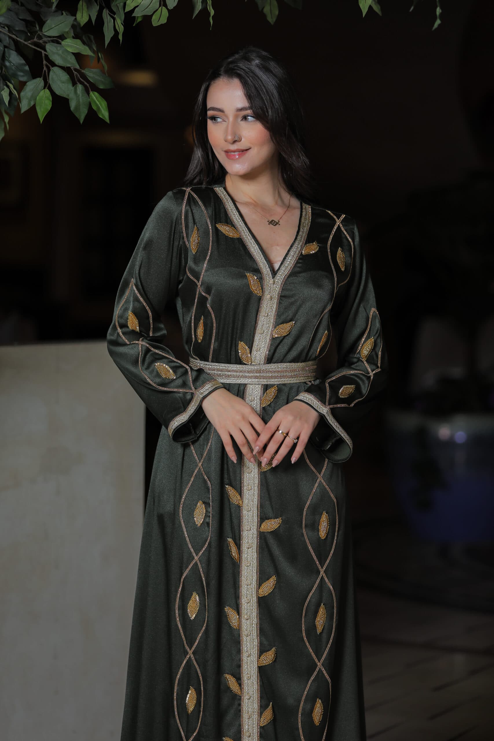 جلابية تطريز ذهبي شغل يدوي