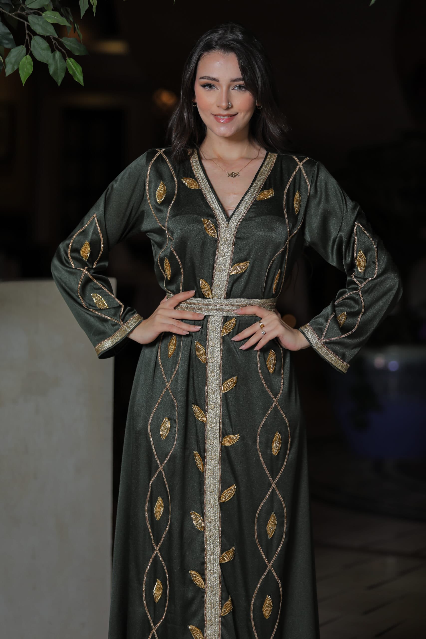 جلابية تطريز ذهبي شغل يدوي