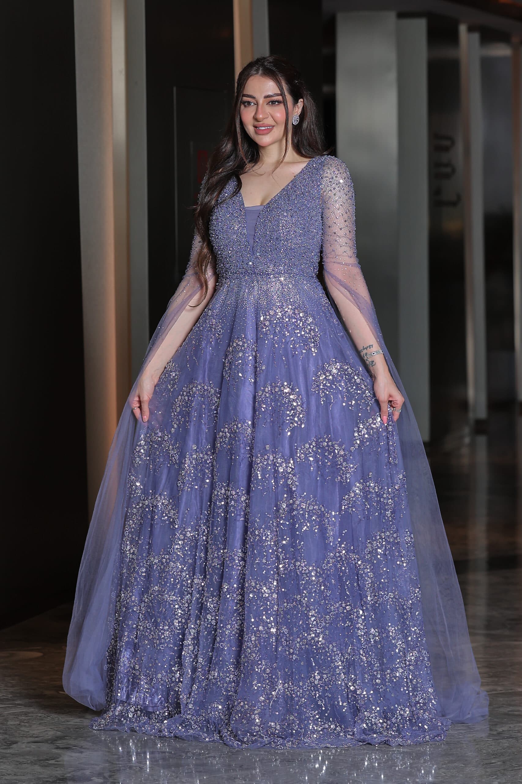 فستان سهره بتطريزكامل واكمام شفافه