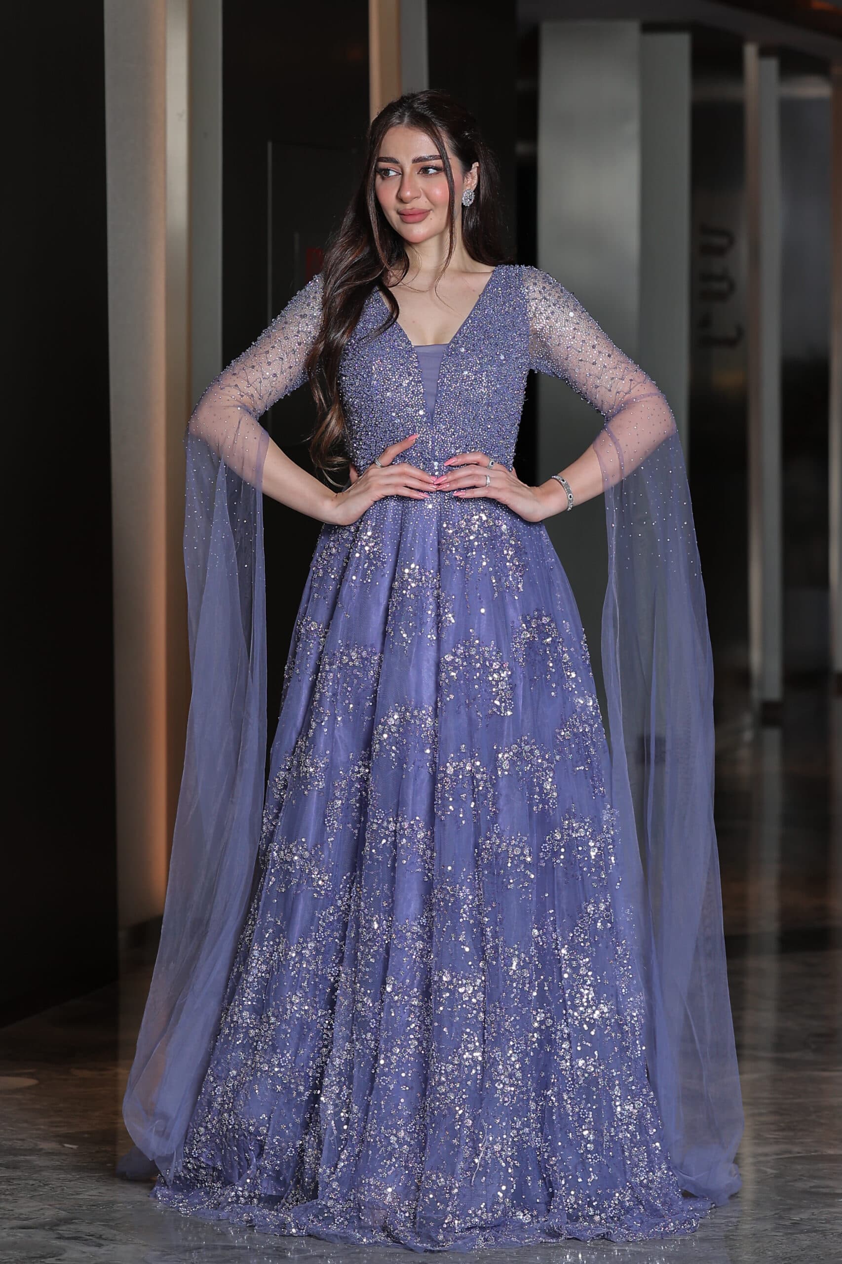 فستان سهره بتطريزكامل واكمام شفافه