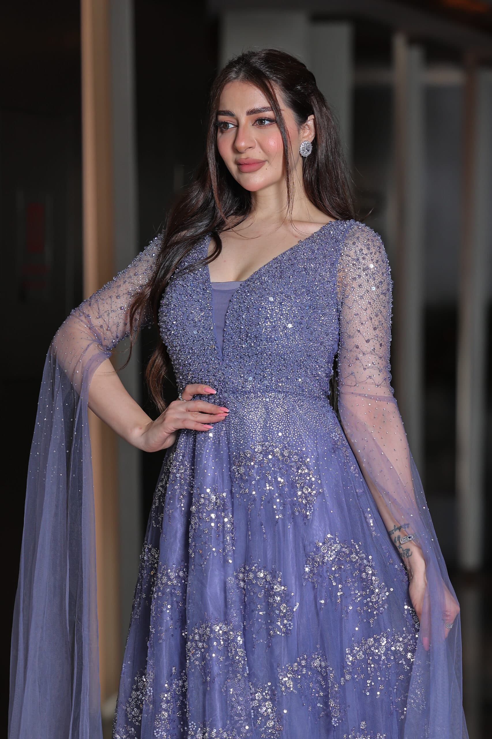 فستان سهره بتطريزكامل واكمام شفافه