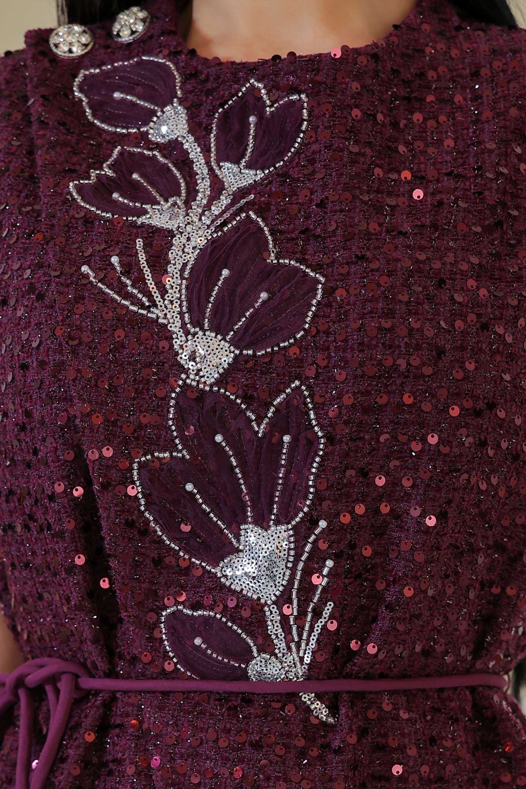 طقم بنطلون أنيق يجمع بين الفخامة والنعومة