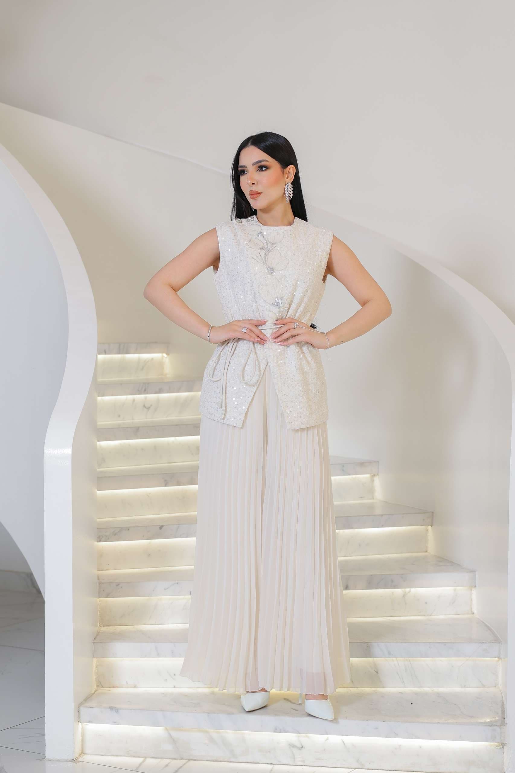 طقم بنطلون أنيق يجمع بين الفخامة والنعومة