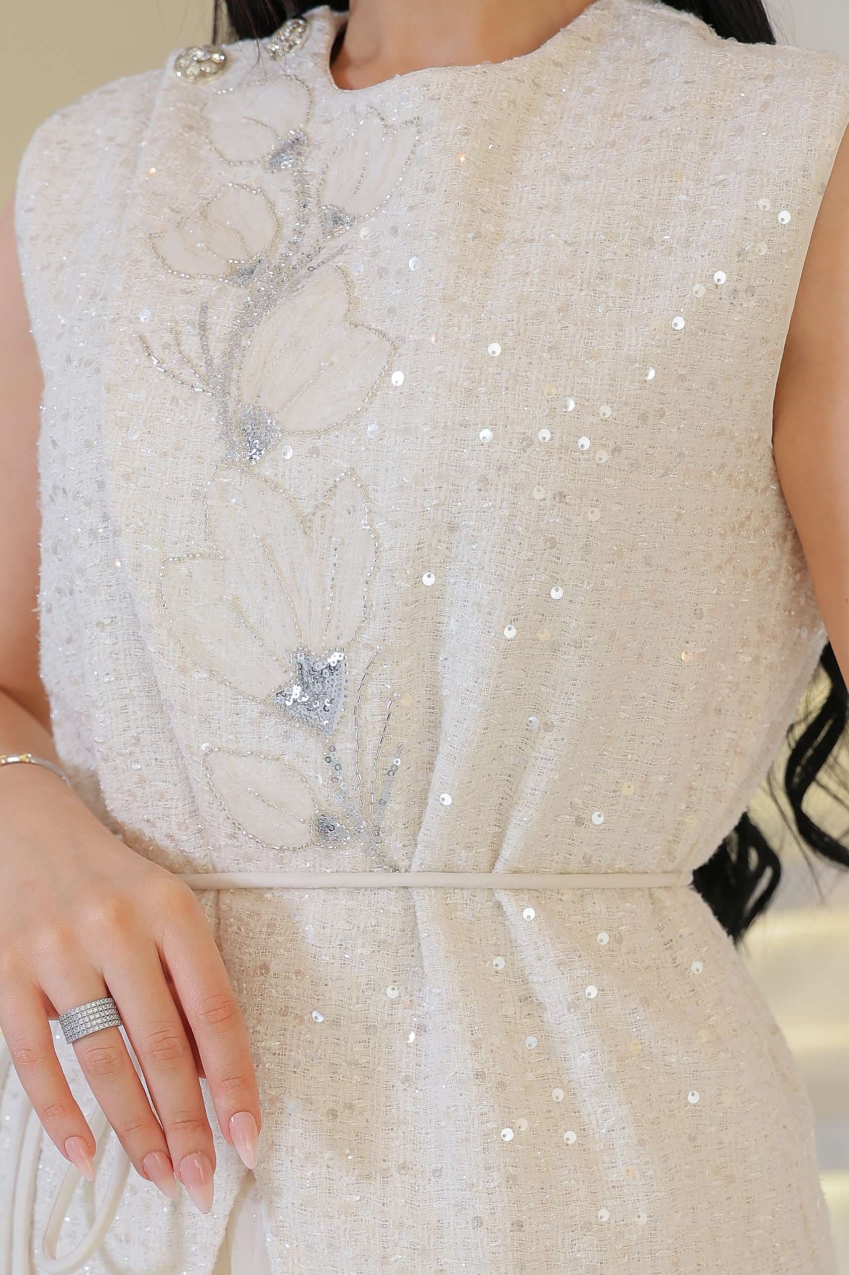 طقم بنطلون أنيق يجمع بين الفخامة والنعومة