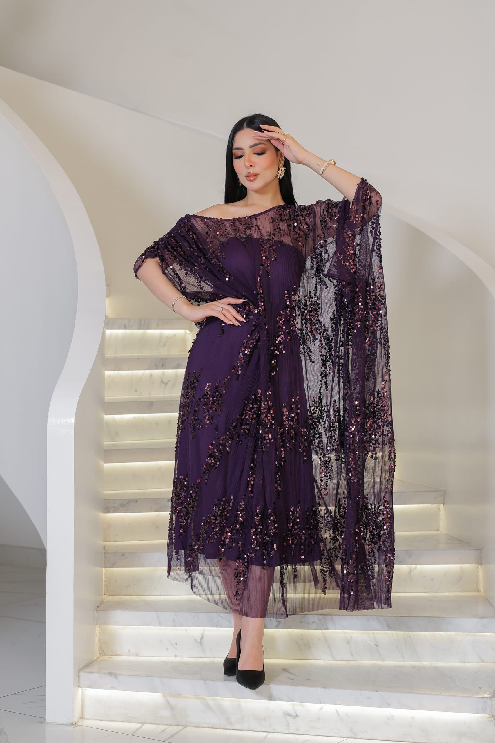 فستان سهره مطرز بتطريز ترتر يجمع بين الاناقة والانوثه