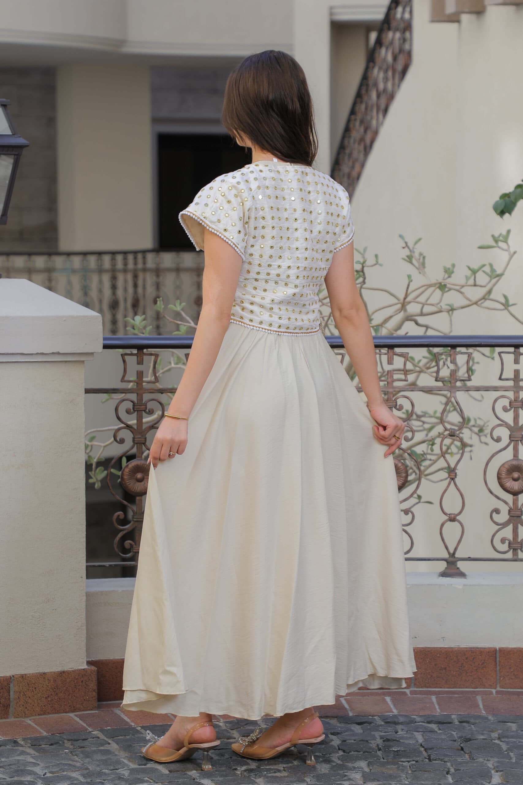 جلابية رمضانية ناعمة بخيوط ذهبية من الجوانب