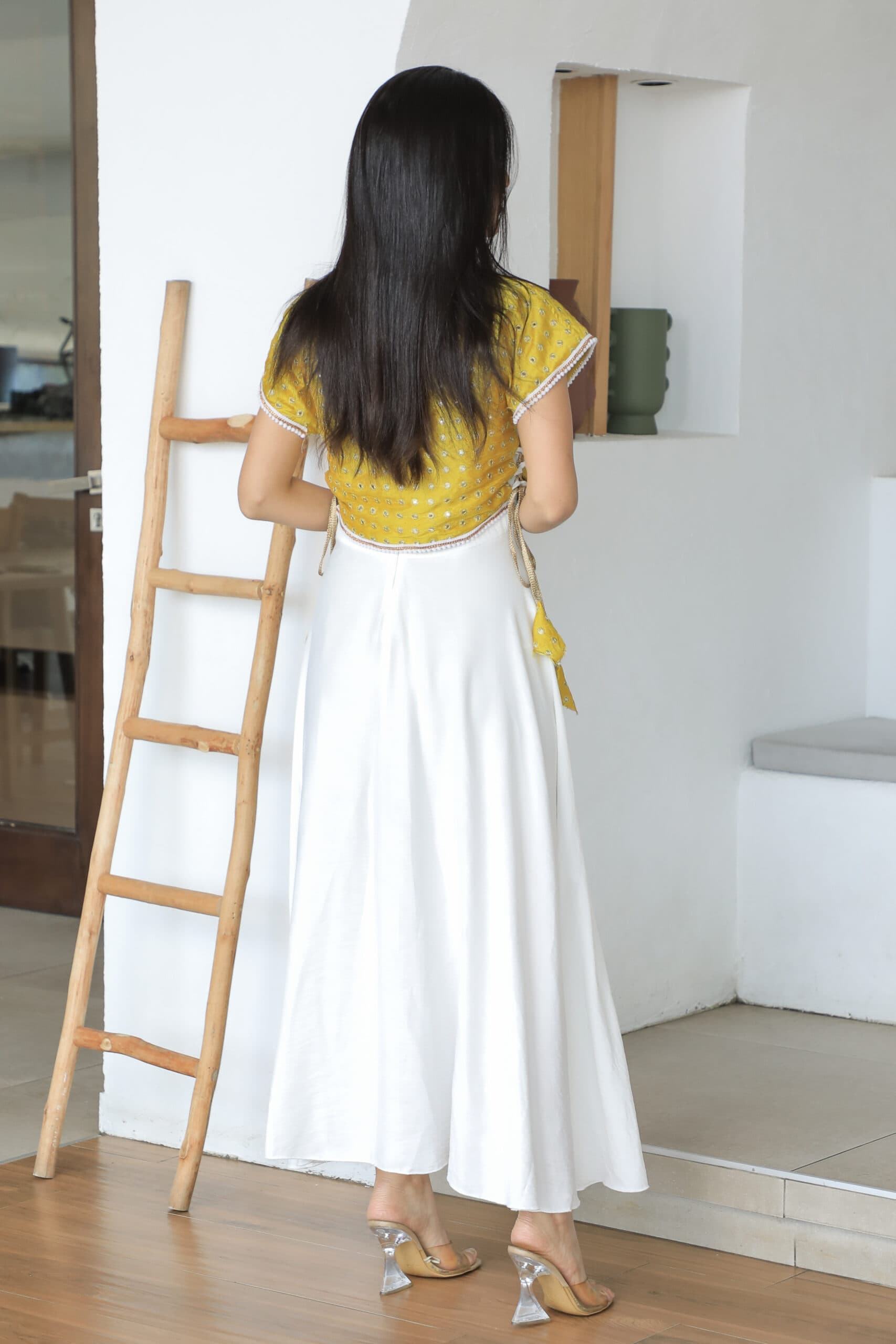 جلابية رمضانية ناعمة بخيوط ذهبية من الجوانب