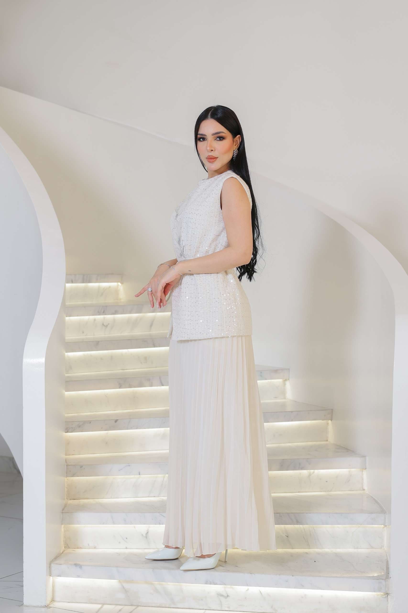 طقم بنطلون أنيق يجمع بين الفخامة والنعومة