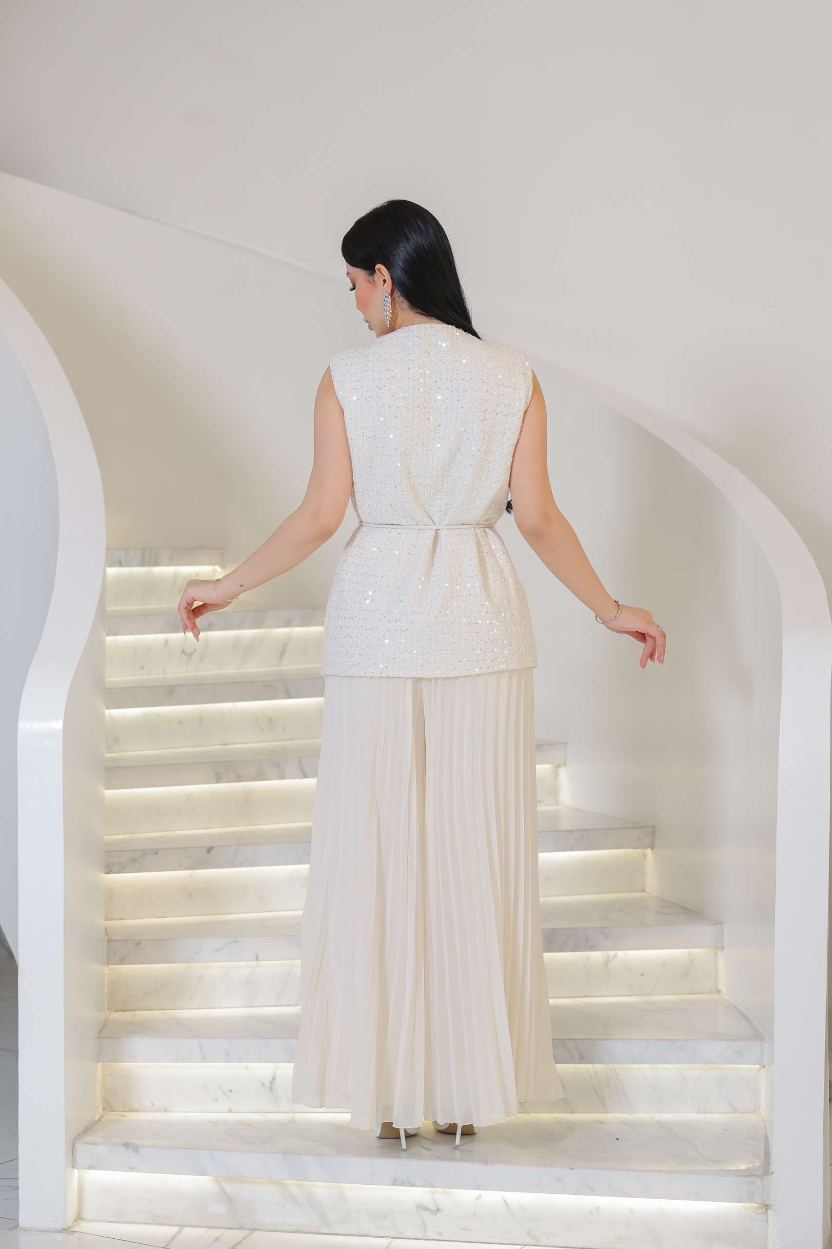 طقم بنطلون أنيق يجمع بين الفخامة والنعومة