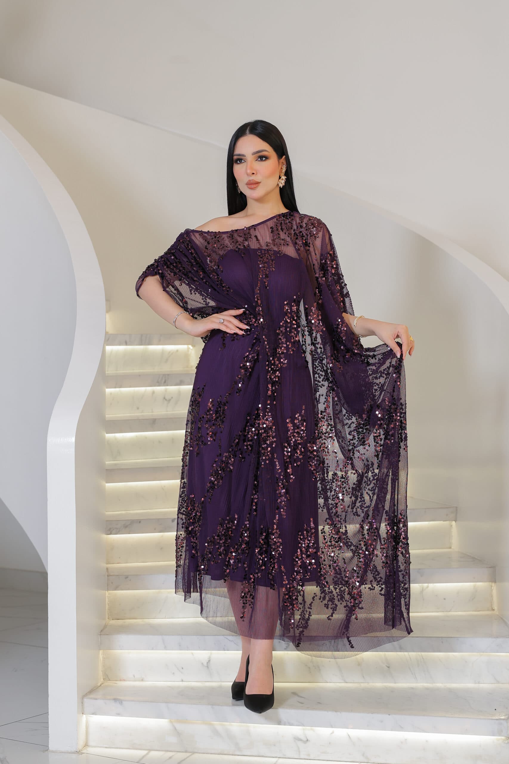 فستان سهره مطرز بتطريز ترتر يجمع بين الاناقة والانوثه